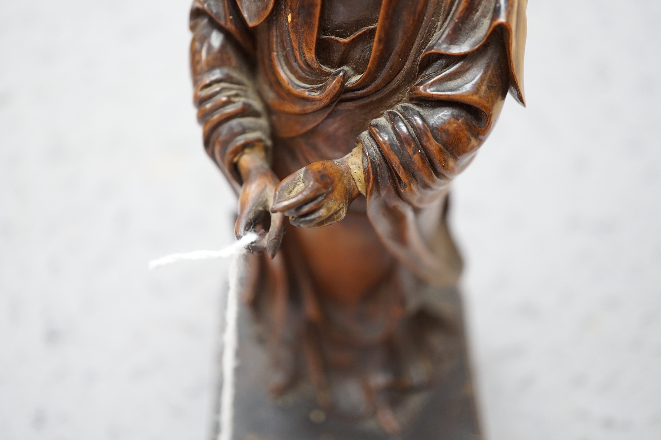 A Chinese boxwood figure of Guanyin, Qing dynasty, 22.5cm